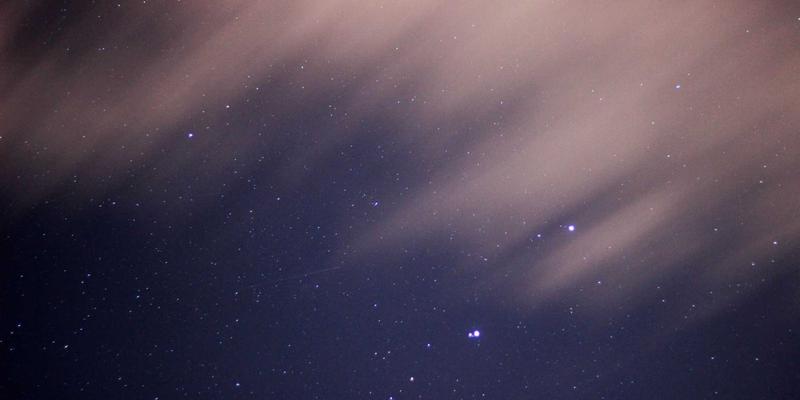 从画室到市场：社交媒体时代画家如何构建个人艺术品牌，吸引艺术收藏与艺术品买卖