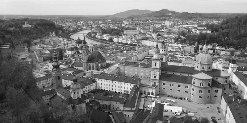 原创绘画如何通过艺术品交易与授权，打造可持续收入来源