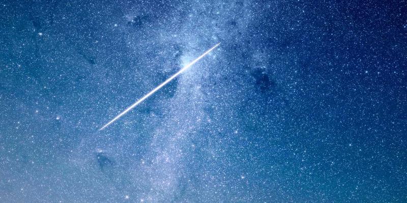 画廊代理 vs 自主销售：画家该如何选择最适合的艺术品交易模式